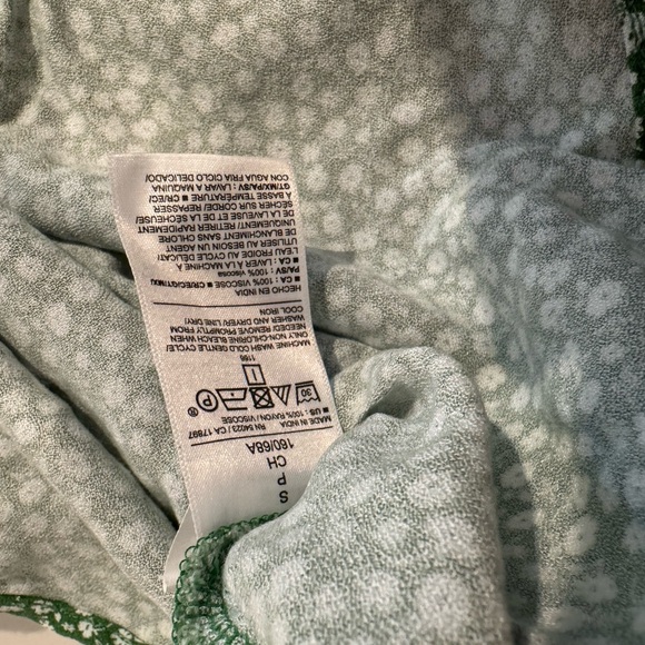 Old Navy High-Waisted Crepe Mini Skirt Green Floral | Size Small | NWT - Picture 3 of 5